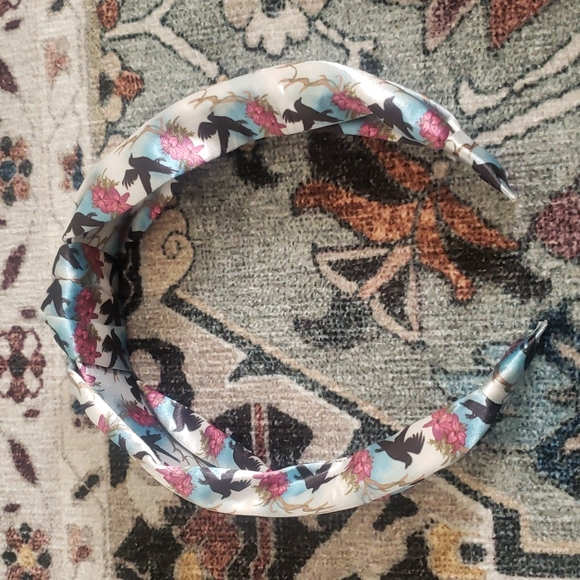 3/$25 The Raven Boys Headband - Picture 2 of 2